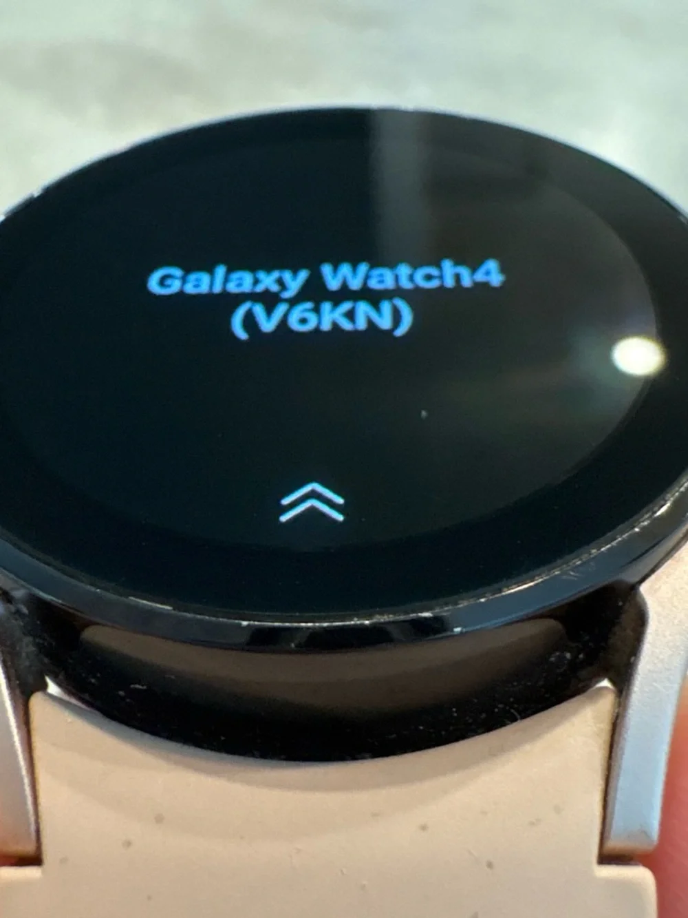 Samsung Galaxy Watch4 Classic in Rose Gold Pink Strap